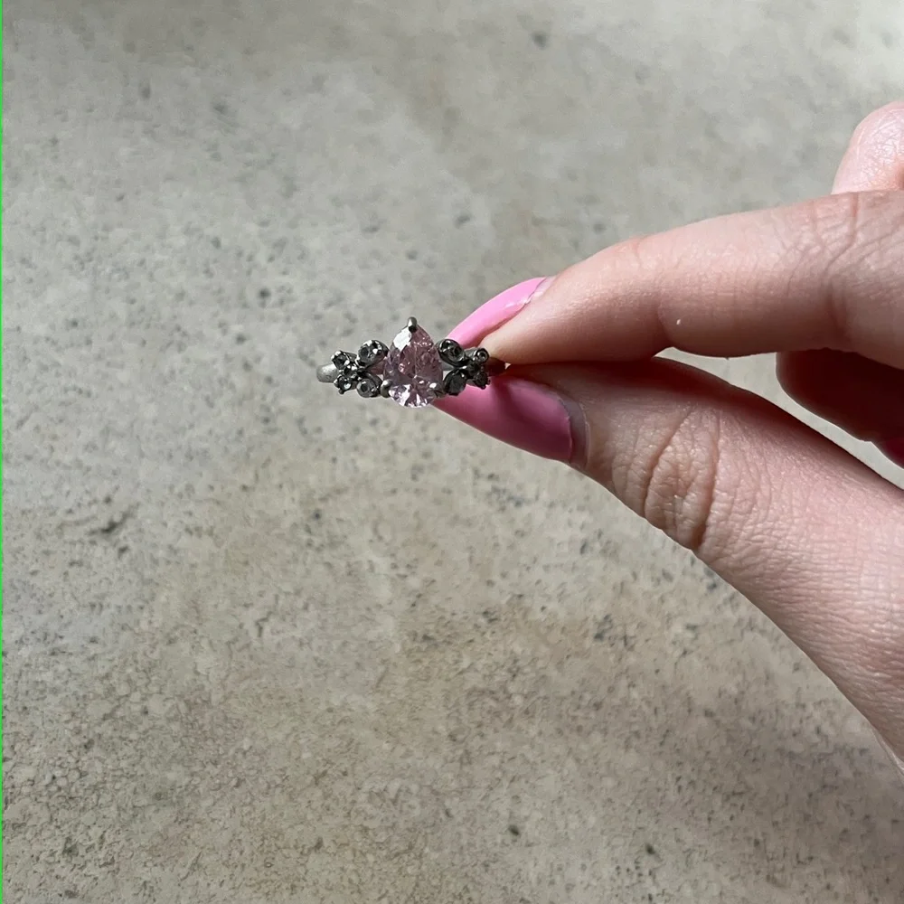 Elegant vintage Silver and Pink CZ Gemstone Ring